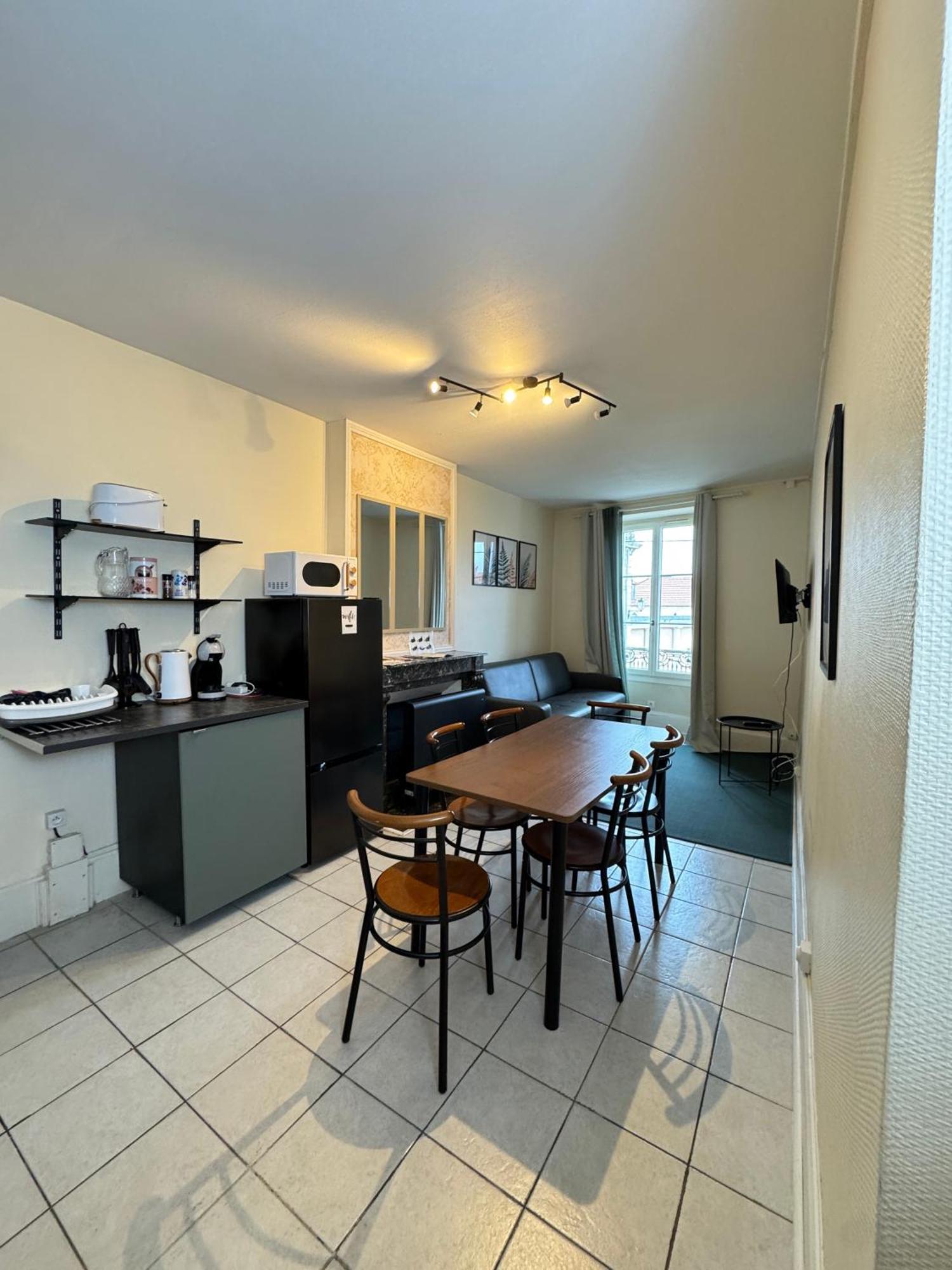 Les Du Castel Apartment Chateauvillain